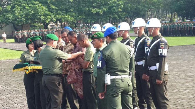 
					21 Anggot TNI dipecat