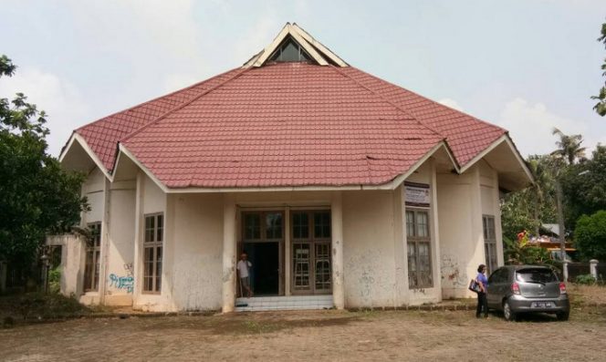 
					Gedung Balai Rakyat milik Pemkot Depok yang kondisinya tak terawat.