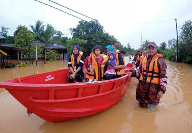 
					Lebih Dari 14.000 Orang Dievakuasi Karena Banjir di Kelantan