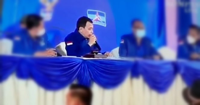 
					Boyke Nofrizon saat memimpin sidang Kongres Luar Biasa Partai Demokrat Deli Serdang 2021. (foto. Istimewa)