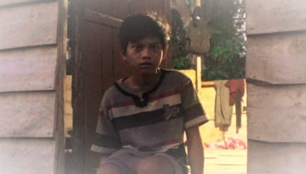 
					Angga, bocah piatu warga desa Selat Punai kecamatan Gandus, palembang  yang ditelantarkan ayah kandungnya.