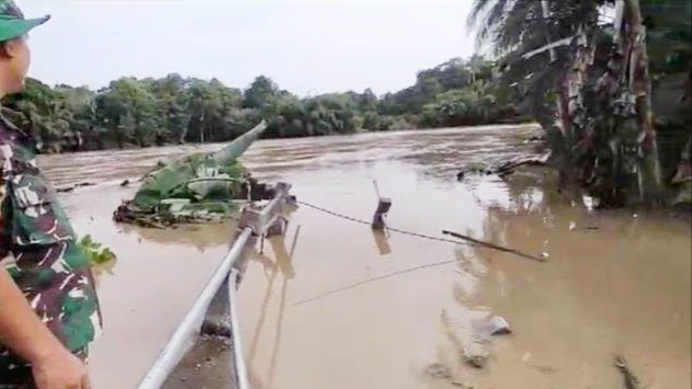 
					Ratusan Rumah Warga Terendam Banjir Akibat Sungai Batang Merangin Meluap