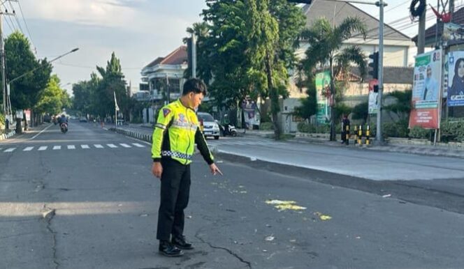 
					Terobos Traffick Light, 2 Pemotor Terkapar di Simpang Empat Situbondo