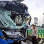 Dua Armada Transjakarta Ringsek Usai Adu Banteng di Jalur Khusus Cipulir
