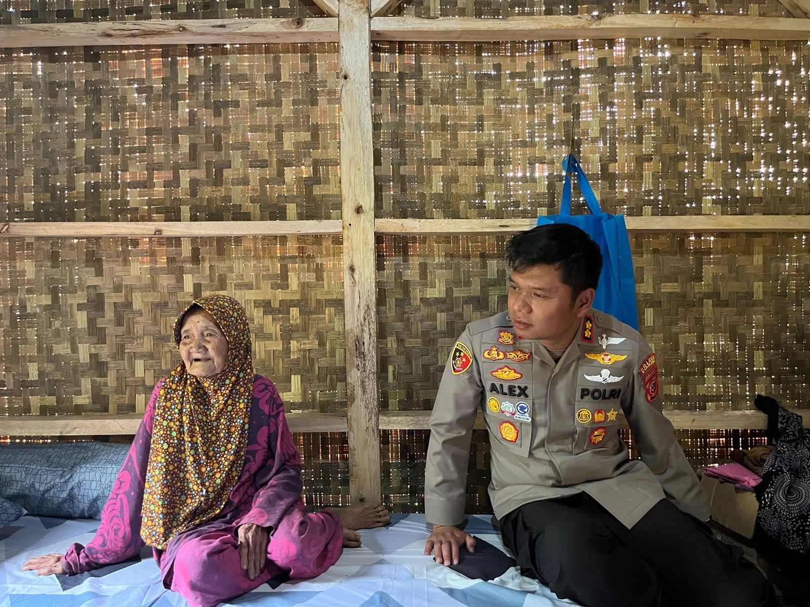 Polres Cianjur Bangun Rumah, Harapan Baru untuk Nenek Encih di Pagelaran