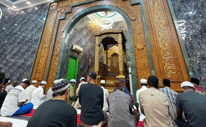 Solat Taraweh di Masjid Darul Hannan Kota Samarinda Dapat Motor dan Umrah