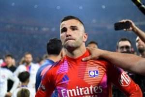Anthony Lopes jadi sorotan usai menghentikan laga FC Nantes vs Le Havre demi memberi kesempatan rekan setim muslim berbuka puasa di Ligue 1 2025-2026. (Foto: RN/Olympique Lyonnais)