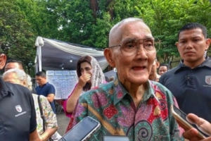 Try Sutrisno wafat pada usia 90 tahun di RSPAD Jakarta. Simak perjalanan karier Wakil Presiden ke-6 RI dari ajudan Presiden Soeharto hingga Panglima ABRI. (Foto: Antara/Siti Nurhaliza)