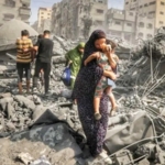 Serangan drone Israel di Khan Younis menewaskan ayah dan anak. Kekerasan di Gaza dan Tepi Barat terus meningkat meski ada gencatan senjata. (Getty Images)