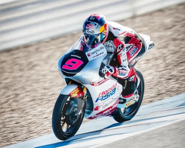 Veda Ega Pratama gagal finis pada Moto3 Amerika Serikat 2026 usai mengalami highside di Sirkuit of the Americas. Pembalap Honda Team Asia sempat mencetak lap tercepat. (Foto: Instagram/Veda_54)