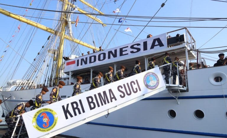 KRI Bima Suci memulai pelayaran Kartika Jala Krida bersama taruna dari 25 negara untuk misi diplomasi maritim dan pelatihan selama enam bulan ke delapan negara sahabat. (Ist)