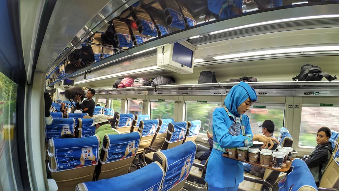 KAI Daop 1 Jakarta mencatat 86 ribu kursi mudik Lebaran 2026 masih tersedia hingga 1 April. Penjualan tembus 574 ribu tiket, diskon 30 persen berlaku 14-29 Maret 2026. (Foto: RN/Tama)