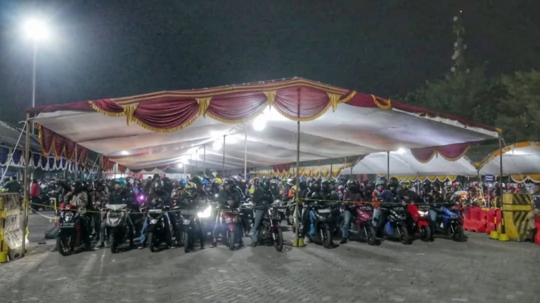 Pelabuhan Ciwandan menyiapkan 12 lajur antrean dengan kapasitas hingga 4.800 sepeda motor untuk melayani pemudik menuju Sumatera saat arus mudik Lebaran. (Dok Foto: RN/Tama)