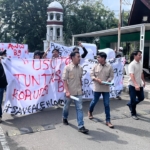 Sekitar 80 anggota Gampata menggelar demo di Kantor Gubernur Aceh, mendesak transparansi dugaan korupsi dana bencana hidrometeorologi 2025 dan meminta Polda Aceh bertindak tegas. (Ist)