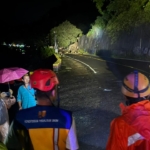 Material Longsor, Lumpuhkan Jalur Utama Ponorogo 