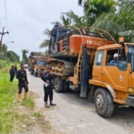 Bersenjata Lengkap, 3 Pleton Brimob Kawal Ketat Evakuasi Ekskavator Tambang Emas Ilegal Tapsel-Madina