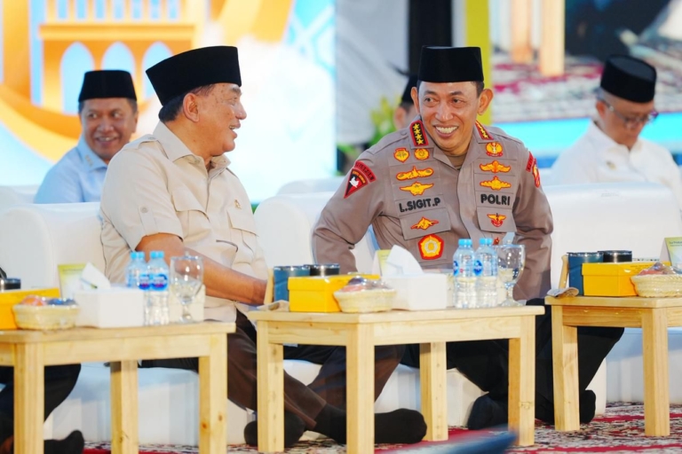 Kapolri Jenderal Listyo Sigit Prabowo bersama Menhan Syafri Syamsudin hadiri acara buka bersama Sinergitas TNI Polri di Jakarta, Rabu (11/3/2026).