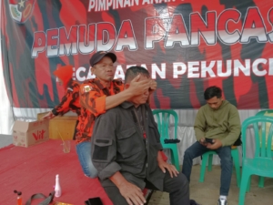 Posko mudik di Banyumas sediakan jamu tradisional dan pijat gratis untuk pemudik. Layanan ini membantu menjaga stamina dan keselamatan perjalanan. (Foto: RN/Kus)