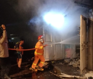 Korsleting Listrik Saat Sahur, Tiga Kios di Kawasan Wisata Telaga Sarangan Ludes Terbakar