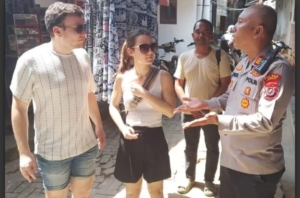 Polisi meningkatkan patroli Operasi Ketupat di Bukit Lawang, Langkat. Pengamanan dilakukan untuk memastikan keselamatan wisatawan selama libur Lebaran. (Foto: RN/Irfan Poerba)