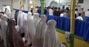 Jamaah Tarekat Naqsabandiyah Padang Salat Idul Fitri Hari Ini