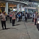Dedikasi Tengah Malam, Kapolda Banten Urai Kendaraan Pemudik di Dermaga Eksekutif Merak
