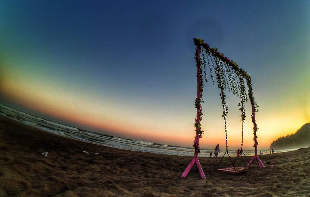 Suasana Pantai Suwuk, Kebumen, Jawa Tengah. (Foto: RN/Tama)