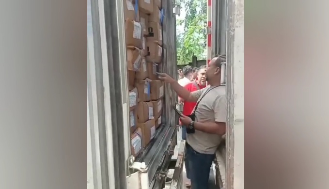 Bareskrim Polri menggagalkan peredaran 9,5 ton daging beku impor kedaluwarsa di Cikupa, Tangerang. Daging diduga akan dijual ke pasar tradisional menjelang Idul Fitri. (Foto: Ist)