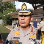 Dirlantas Polda Metro Jaya, Kombes Pol Komarudin mengingatkan pemudik motor agar tidak membawa barang berlebihan saat mudik. Barang “gembolan” dinilai berbahaya bagi pengendara dan pengguna jalan lain. (Foto: RN/Tama)