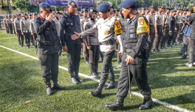 Kapolda Metro Jaya memimpin apel 1.000 Brimob remaja lulusan pendidikan dasar 2026. Mereka diproyeksikan menjadi kekuatan baru Korps Brimob Polri. (Foto: RN/Tama)