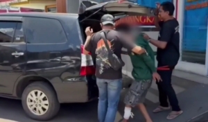 Kasus pembunuhan sopir angkot di Cilincing, Jakarta Utara, terungkap. Pelaku berinisial RM ditangkap polisi setelah menyerang korban dengan senjata tajam akibat perselisihan pribadi. (Ist)