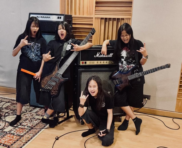 Band metal anak-anak asal Thailand, Little Angels, mencuri perhatian setelah tampil di festival rock dan menembus final meski seluruh personelnya masih berusia sekitar 11 tahun. (Foto: Instagram/litt.leangel144)