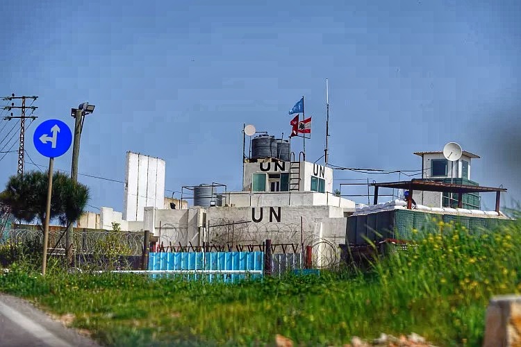 Israel menghancurkan kamera keamanan markas UNIFIL di Lebanon selatan. Tiga penjaga perdamaian PBB terluka, situasi keamanan semakin memanas. (Foto: AP Photo)