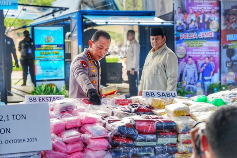 Keberhasilan Polri memberantas narkoba disebut menyelamatkan 219,74 juta jiwa. Nilainya dinilai tak bisa diukur dengan rupiah semata. (Dok. Humas Polri)