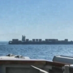 AS menyita kapal kargo Iran di Teluk Oman setelah tembakan peringatan diabaikan. Iran mengecam dan mengancam balasan di tengah konflik dan blokade laut. (Foto: X/US Central Command)