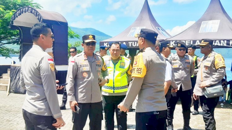 Kapolda NTT Tinjau Langsung Pengamanan Prosesi Semana Santa Di Flores Timur