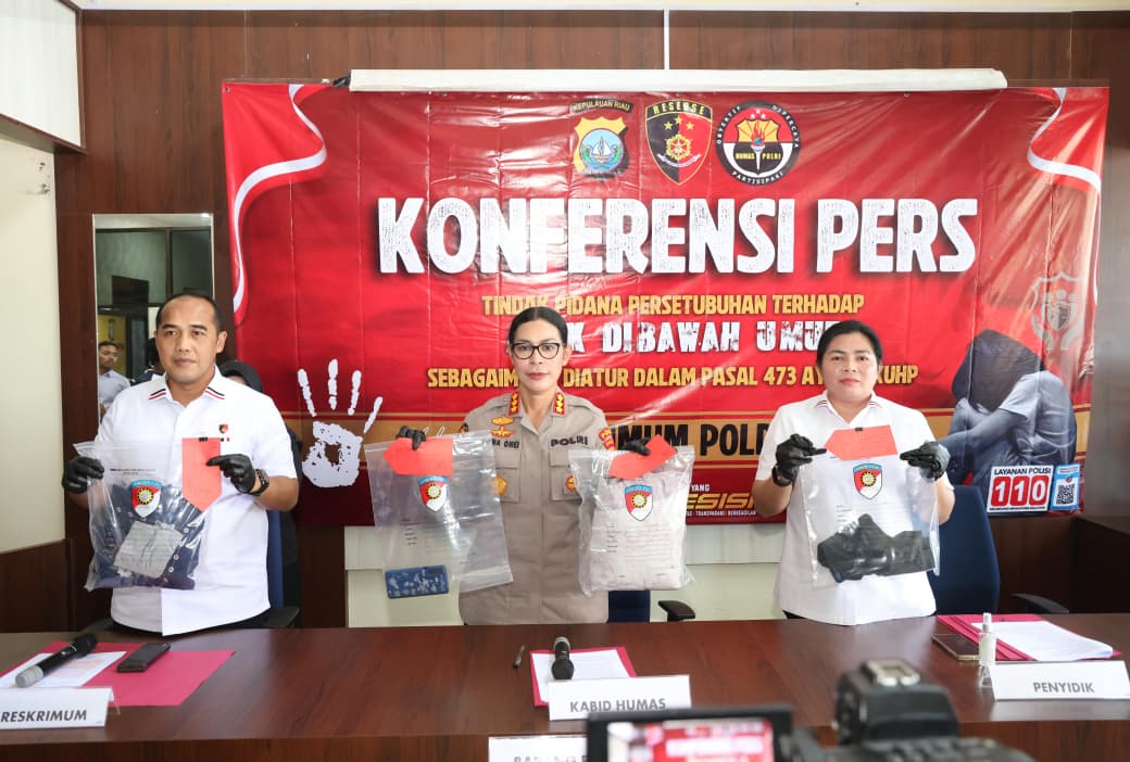 Polisi mengungkap kasus ayah cabuli anak kandung di Batam. Tersangka TR diduga mengeksploitasi korban selama bertahun-tahun dengan berbagai modus. (Foto: ReportaseNews/Gus)
