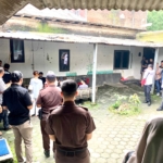 Rekonstruksi kasus remaja dibakar di Sokaraja Banyumas mengungkap dua versi kronologi berbeda. Fakta baru bermunculan, penyelidikan belum final. (Foto: ReportaseNews/Kus)