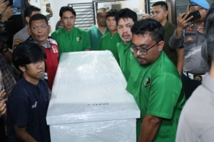 Bripda NS, anggota Polda Kepri, meninggal diduga akibat kekerasan sesama polisi. Kapolda tegaskan proses hukum transparan dan tegas. (Foto: ReportaseNews/Gus)