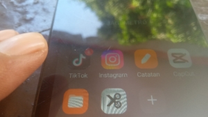 TikTok mematuhi aturan perlindungan anak dengan menonaktifkan 780 ribu akun pengguna di bawah 16 tahun di Indonesia sesuai PP Tunas. (Foto: ReportaseNews/Tama)