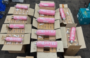 Bareskrim Polri bongkar pabrik dan distribusi ilegal gas N2O merek Whippink di Jakarta. Sembilan tersangka diamankan, omzet mencapai miliaran rupiah per bulan. (Foto: ReportaseNews/HO-Dittipidnarkoba Bareskrim Polri)