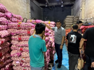 Bareskrim Polri mengungkap penyelundupan 23 ton bawang dan cabai ilegal di Pontianak. Komoditas impor tanpa izin diduga masuk lewat Malaysia. (Foto: ReportaseNews/HO-Bareskrim Polri)