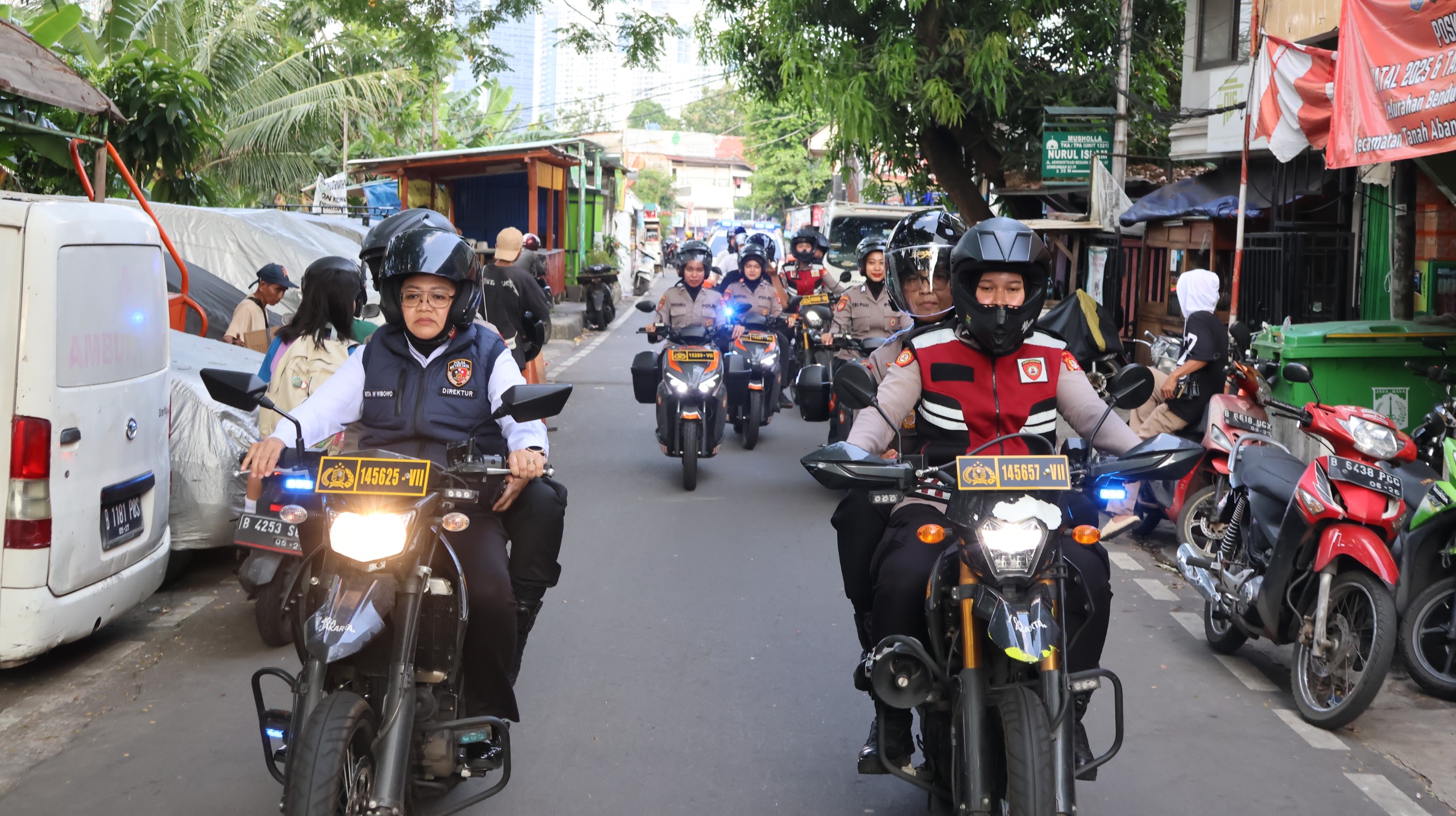 Polwan Polda Metro Jaya gelar edukasi dan bakti sosial Hari Kartini 2026. (Foto: ReportaseNews/HO-Humas Polda Metro Jaya)