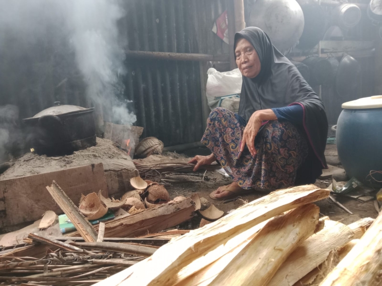 Harga LPG Melonjak, Dapur Rakyat Kembali Berasap