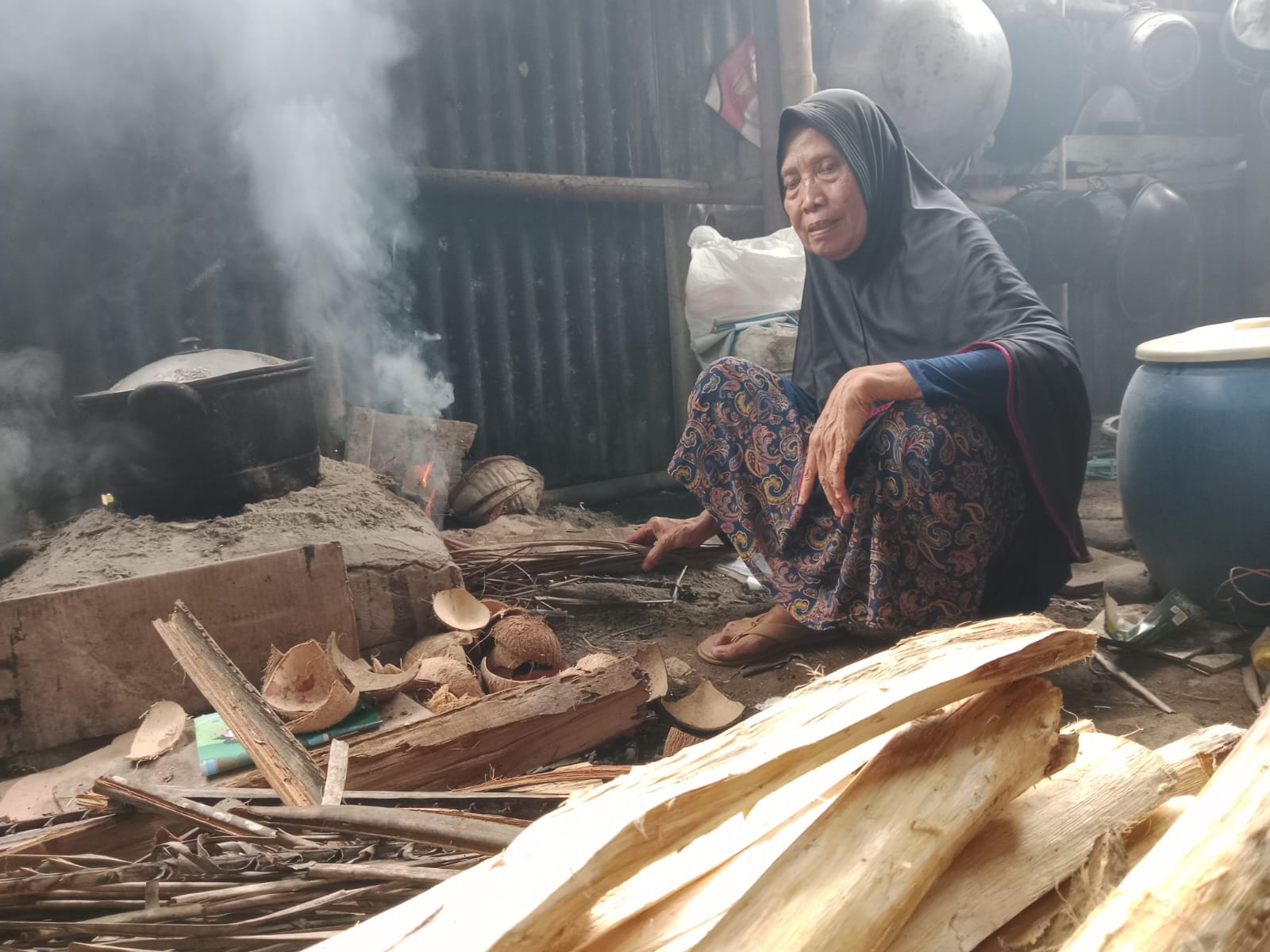 Harga LPG Melonjak, Dapur Rakyat Kembali Berasap