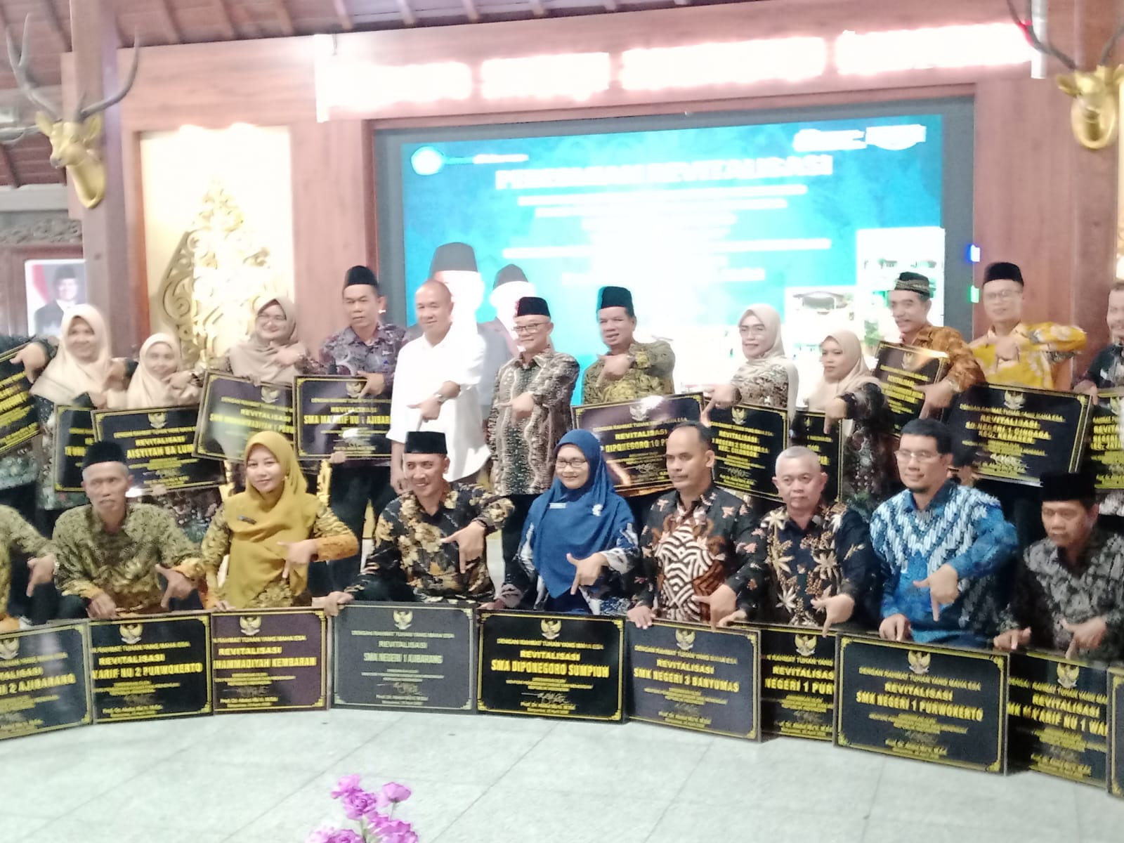 Pemerintah siapkan anggaran Rp14 triliun untuk revitalisasi sekolah 2026. Mendikdasmen Abdul Mu'ti tegaskan pemanfaatan fasilitas pendidikan harus tepat sasaran. (Foto: ReportaseNews/Kus)