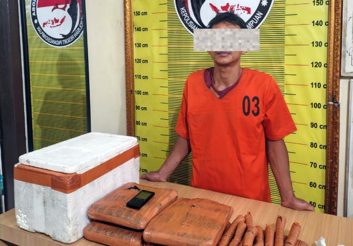 Kedok Warung Kopi Terbongkar, Polres Padangsidimpuan Sita 4,4 Kg Ganja dari Tangan Kurir