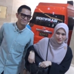 Dude Harlino dan Alyssa Soebandono diperiksa Bareskrim terkait dugaan penipuan PT Dana Syariah Indonesia senilai Rp2,4 triliun dengan korban lebih dari 15.000 orang. (Foto: RN/Tama)