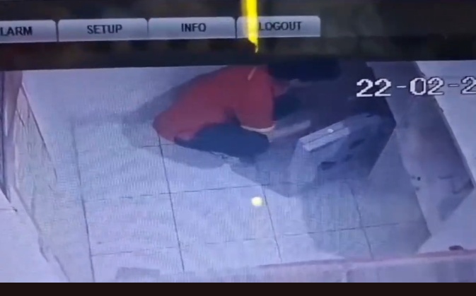 Karyawan minimarket di Kebon Jeruk mencuri Rp52 juta demi judi online. Pelaku ditangkap di Kebayoran Lama setelah buron dua bulan. (Ist)