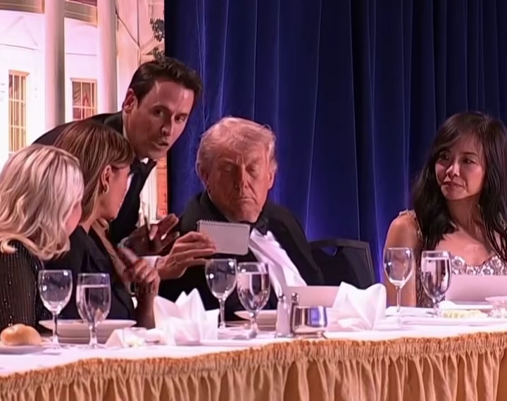 Donald Trump dievakuasi dari Washington Hilton usai suara tembakan. Penembak ditangkap, satu orang terluka, kondisi pejabat aman. (Ist)